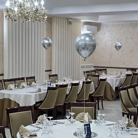Hotel Ristorante Sala Ricevimenti Rosa 3*